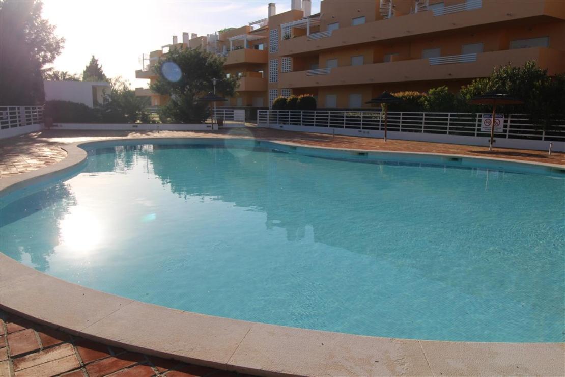 Marinho - 2 Bedroom 2 Bathroom Ground Floor Apartment With Communal Pool And Gardens Conceicao  Екстер'єр фото