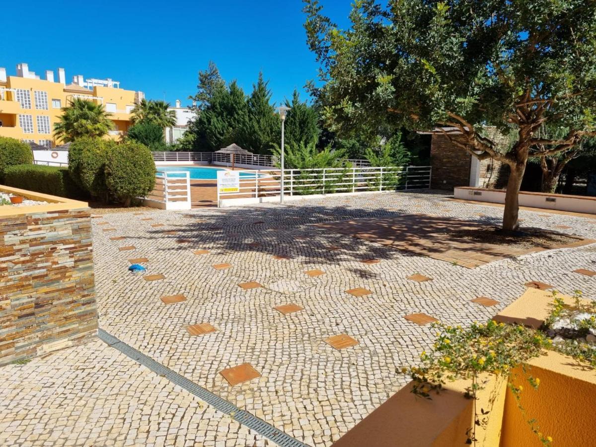 Marinho - 2 Bedroom 2 Bathroom Ground Floor Apartment With Communal Pool And Gardens Conceicao  Екстер'єр фото
