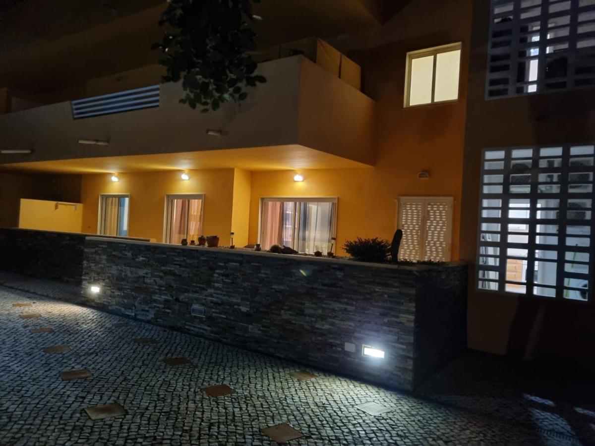 Marinho - 2 Bedroom 2 Bathroom Ground Floor Apartment With Communal Pool And Gardens Conceicao  Екстер'єр фото