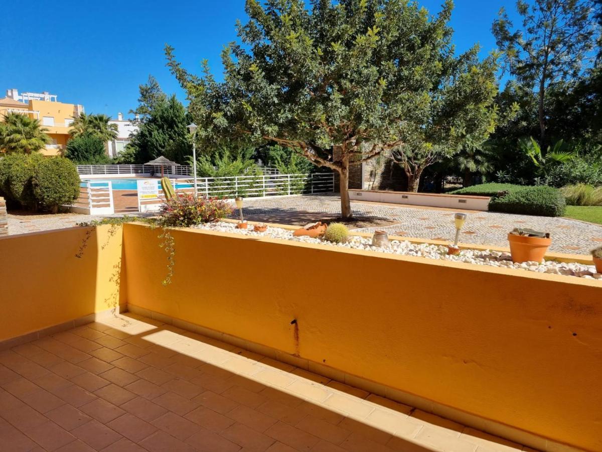Marinho - 2 Bedroom 2 Bathroom Ground Floor Apartment With Communal Pool And Gardens Conceicao  Екстер'єр фото
